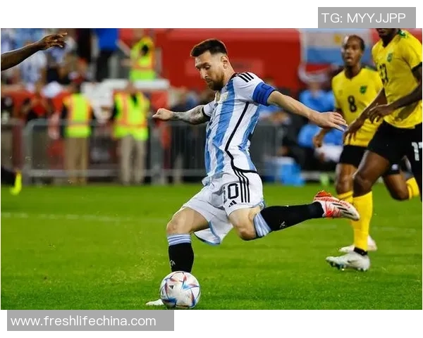 踢足球的球星真是太帅了他们的风采令人惊叹